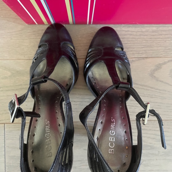 BCBG T-Strap vintage Retro style heels - Picture 7 of 11